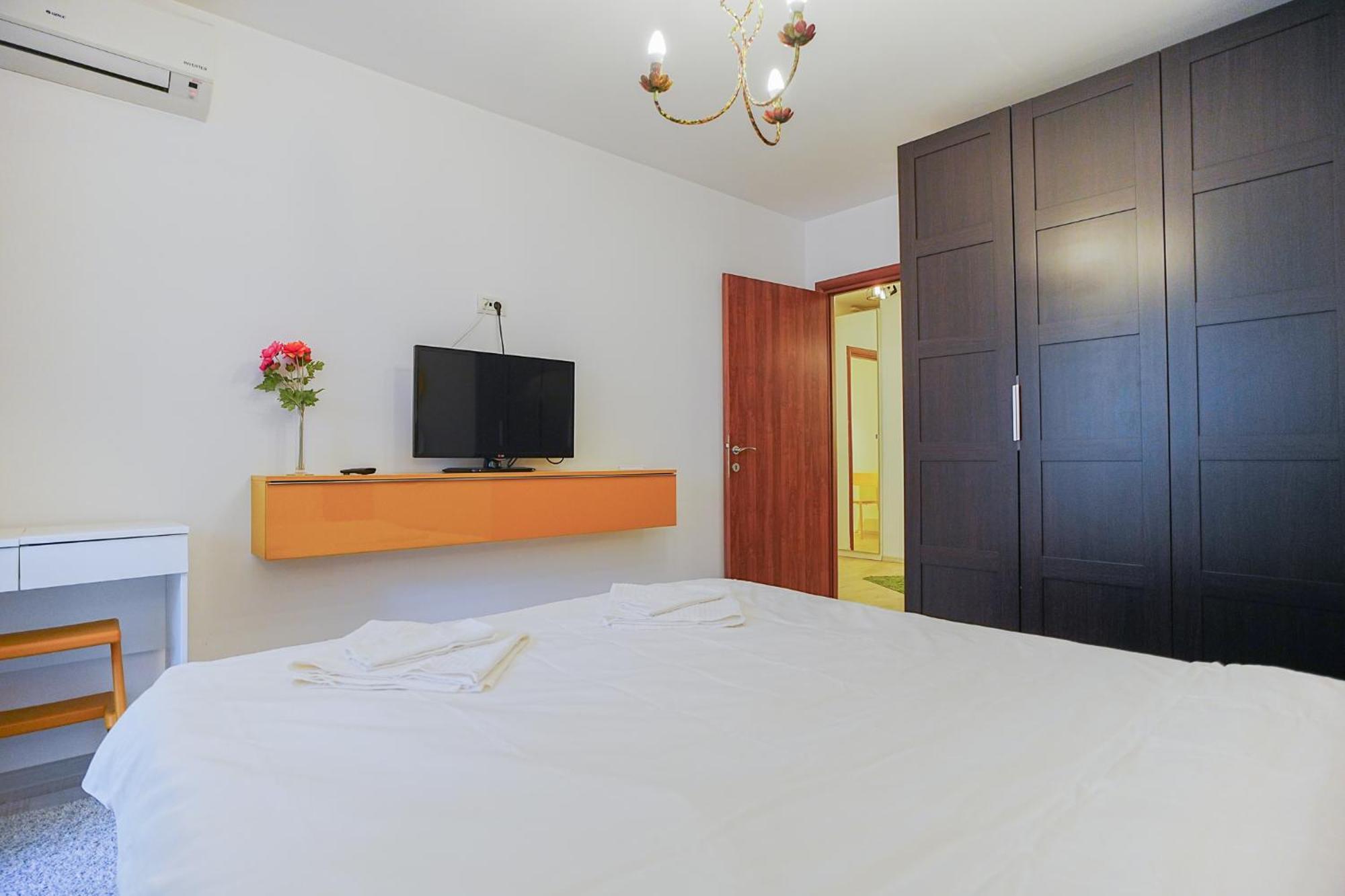 Ferienwohnung Hideaway Near Parliament Building Bukarest Exterior foto